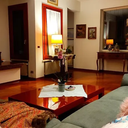 Elena Vila Manerba del Garda